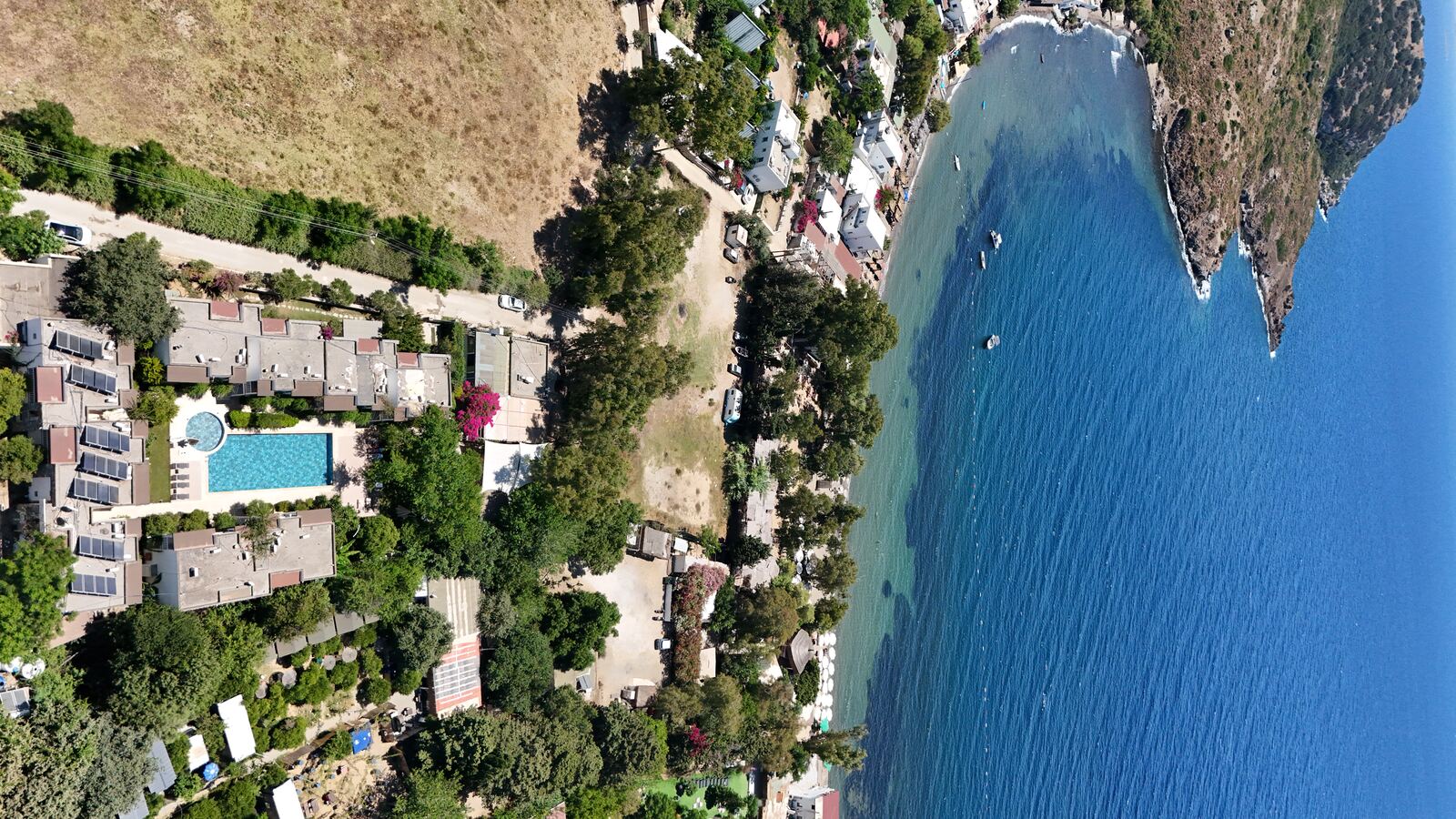 Gümüşlük sahili — havadan görünüm